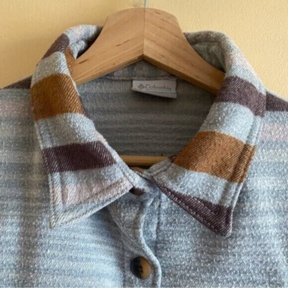Columbia Calico Basin Shirt Jacket Shaket Woman Large Grey Stripped Pockets Cozy - Picture 5 of 16